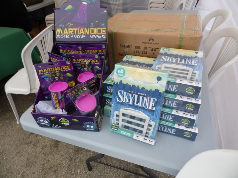 Surprise : présence de la maison d'éditions TMG...