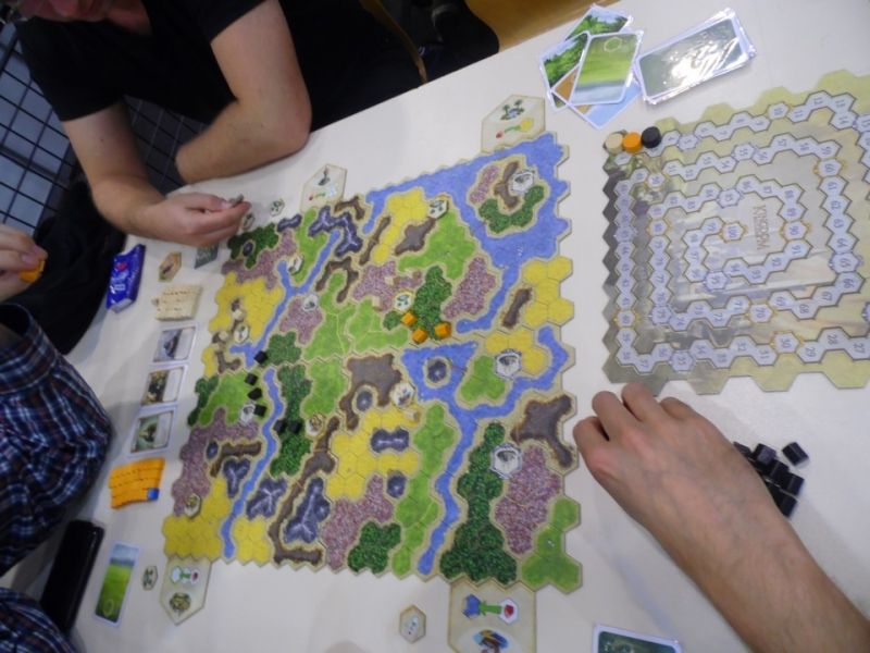 Kingdom Builder, un magnifique Spiel des Jahres que les extensions subliment et qu'on trouve dorénavant à tout petit prix.