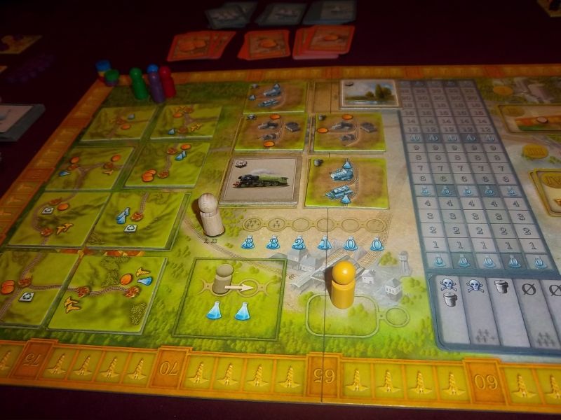 Le plateau central...les couleurs, le graphisme...Humm...ça me fait penser à du Through the ages...pas vous ?