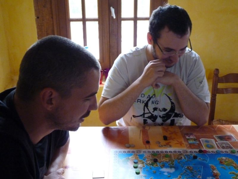 <a href="http://www.jedisjeux.net/olympos">Olympos</a>