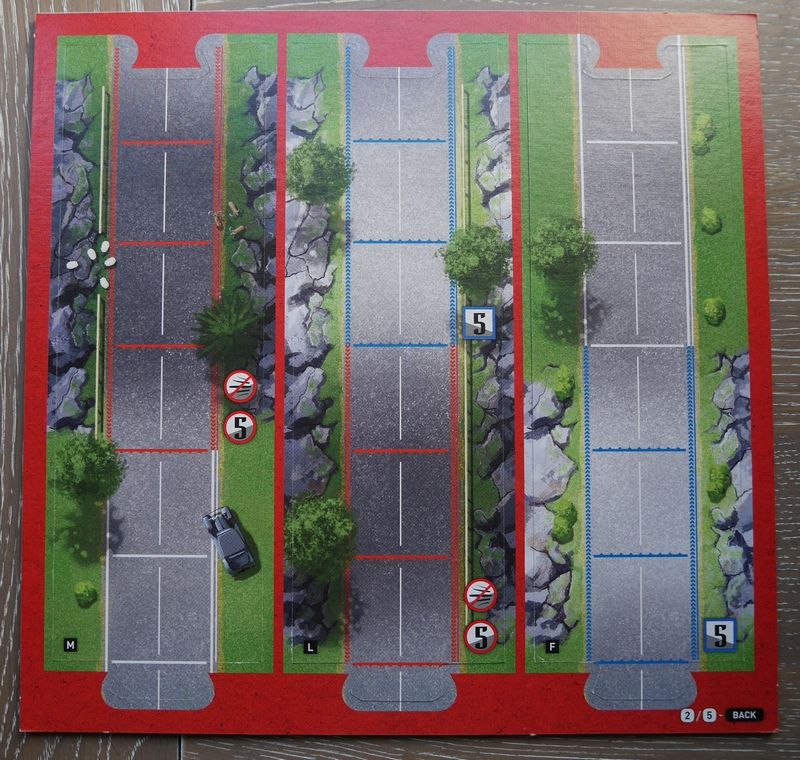 La planche N2 Face B : Des portions de routes avec des montées (bords rouges) et des descentes (bords bleus)