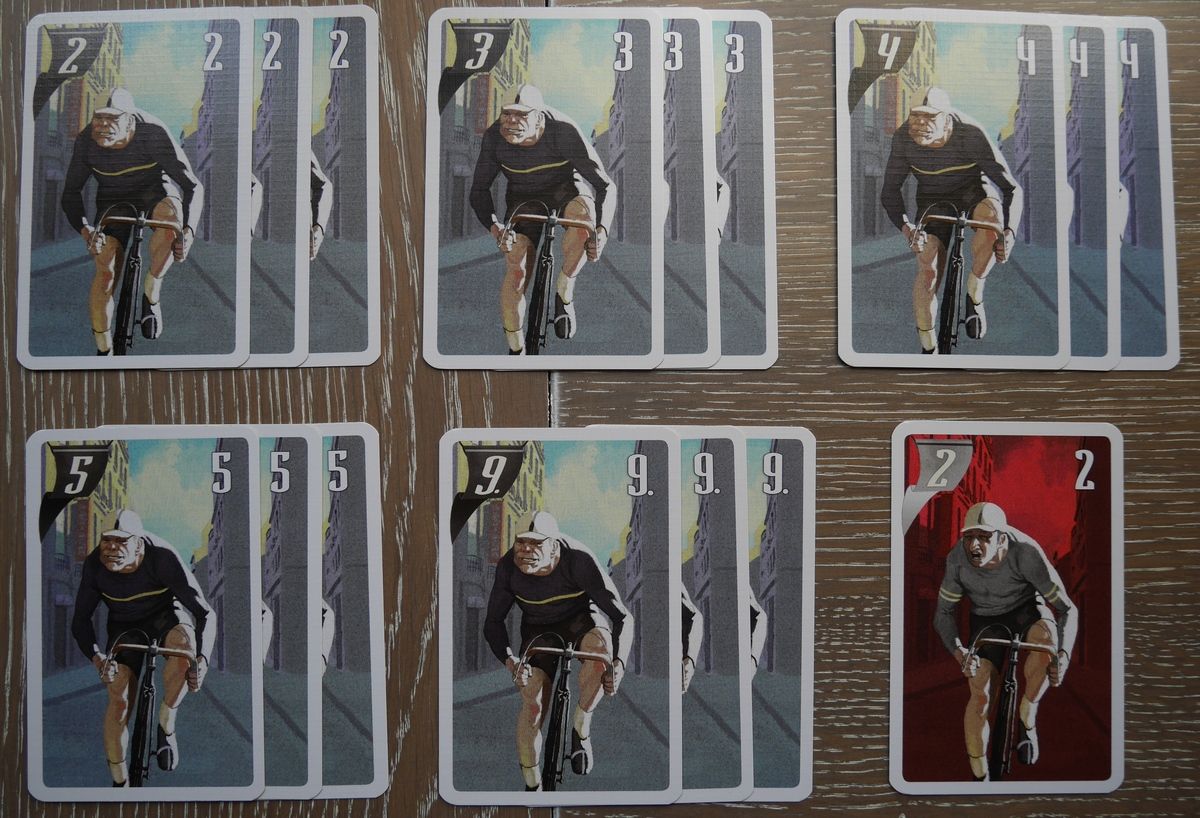 Les 15 cartes du sprinteur noir et une carte "fatigue" sprinteur.