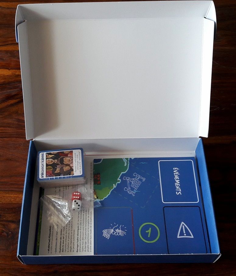 Une ouverture originale mais pas très pratique ni robuste...