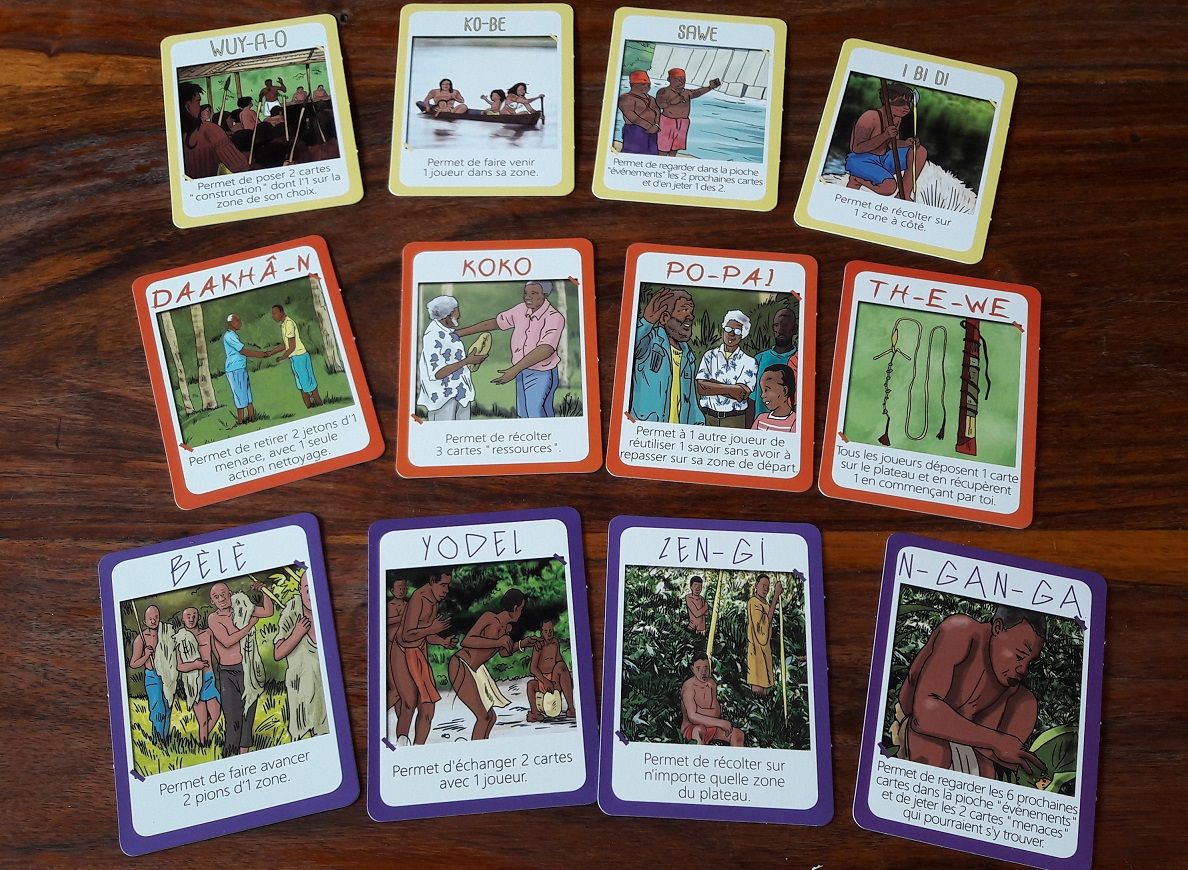 Chaque peuple possède 4 cartes uniques avec son bonus unique