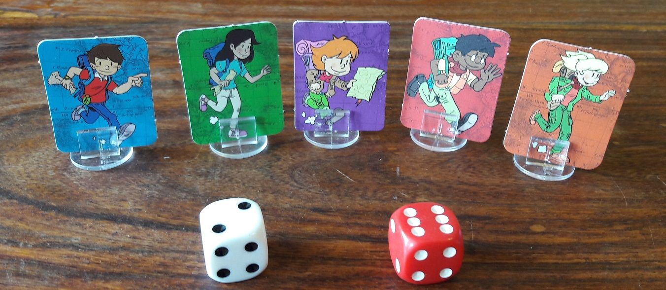 Le carton des pions est tellement fin que les supports ne tiennent pas le carton...