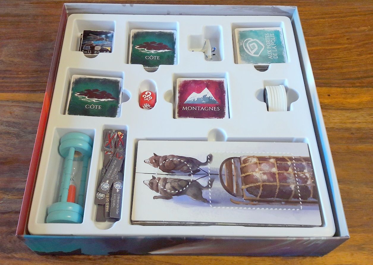 Une boite bien pensée et un bon thermoformage même si on aurait probablement pu réduire l'épaisseur de la boite...