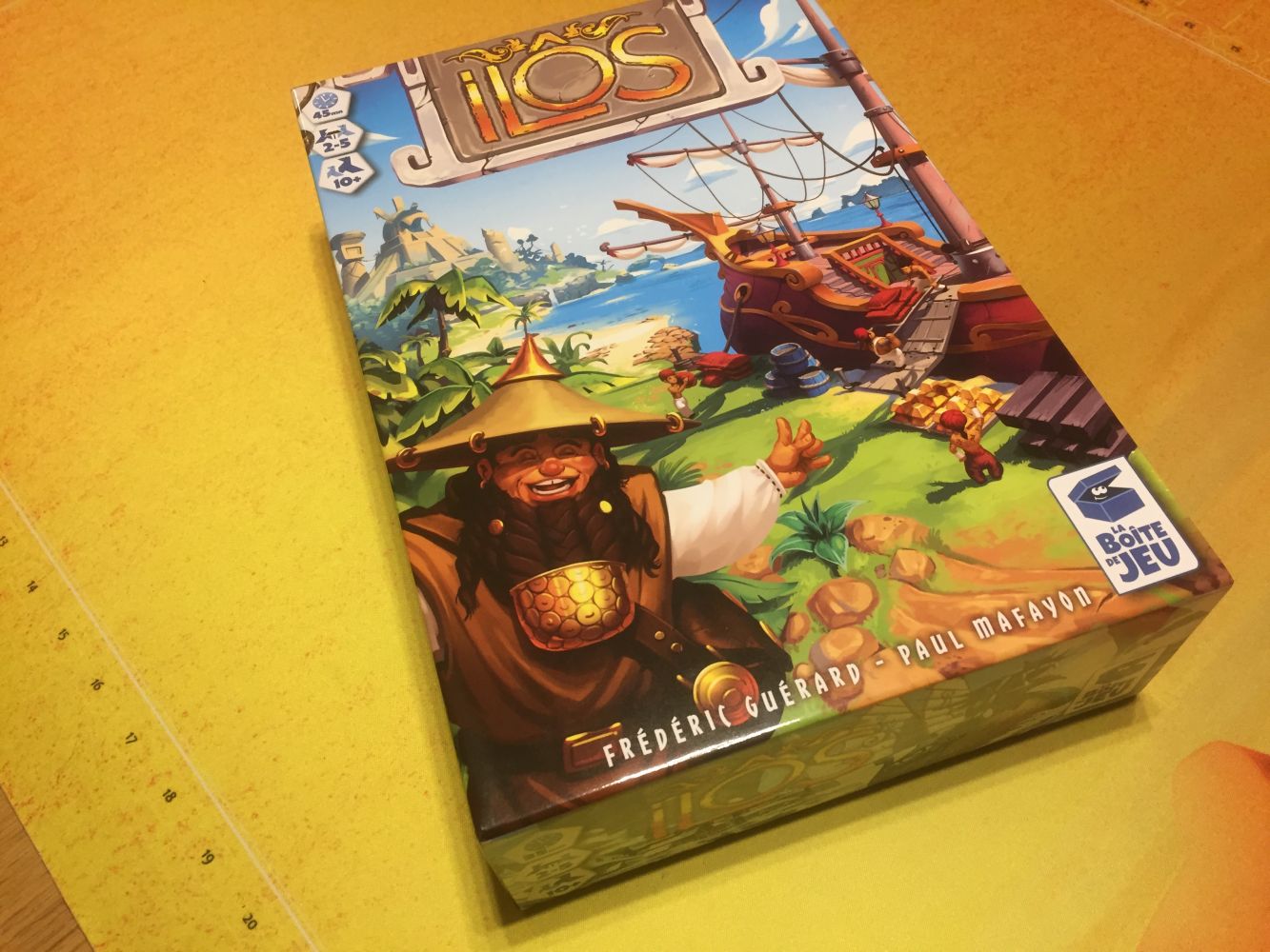 N'est-elle pas jolie "la boîte de jeu" ?