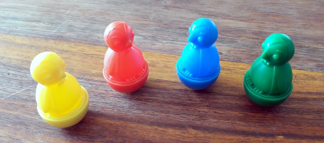 Les manchots sont en fait des mini-culbutos dont on se servira comme des jetons à pichenettes mais pas que. :D