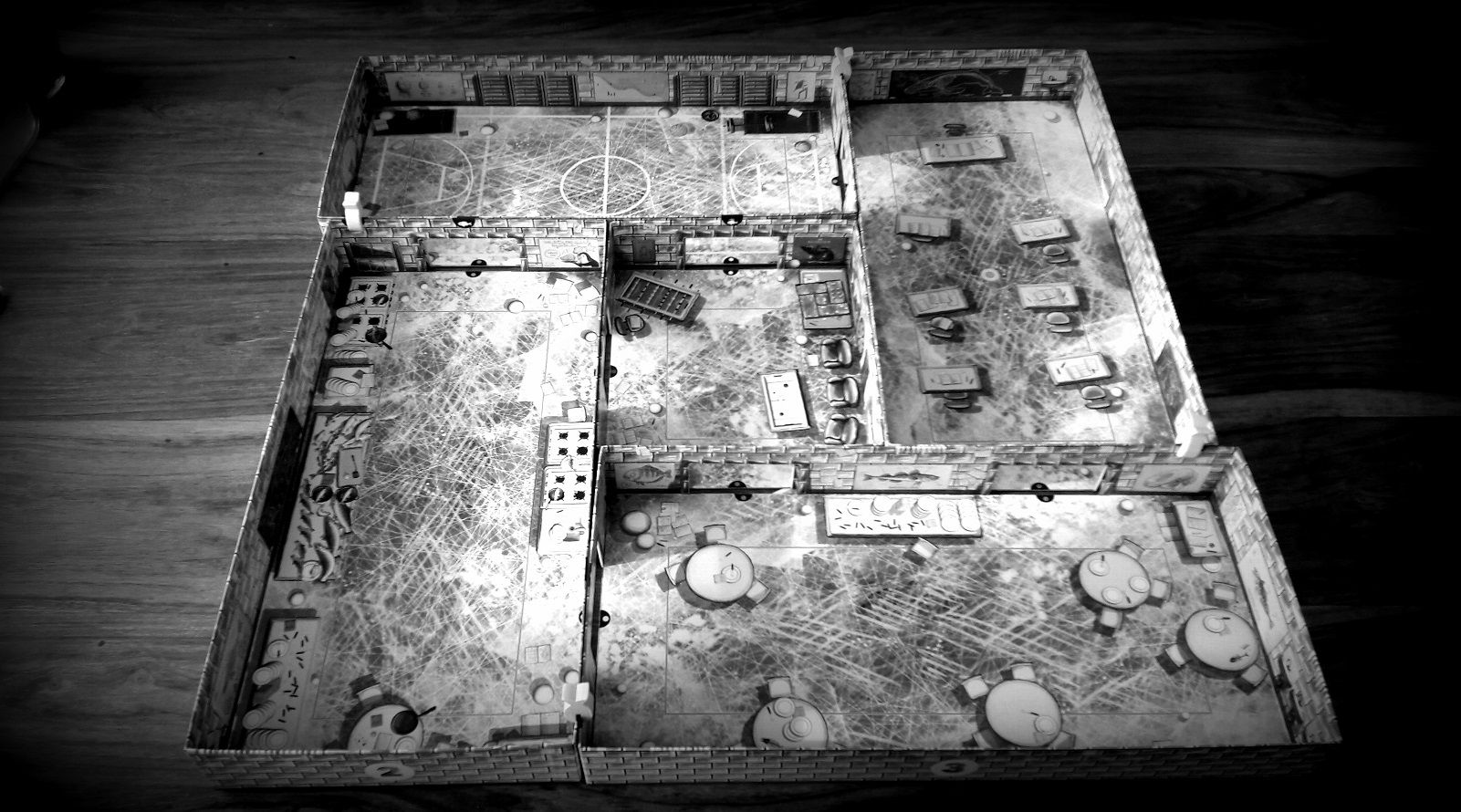 L'école constituée des 5 boites est immense !!!