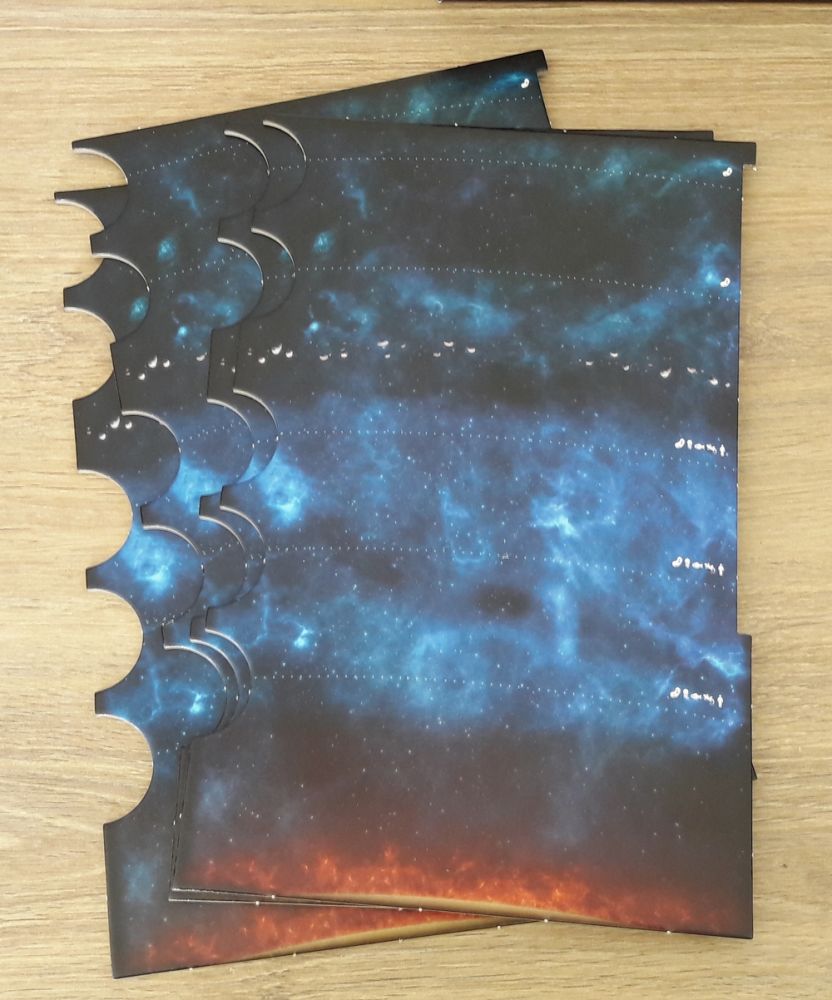 4 plateaux  identiques