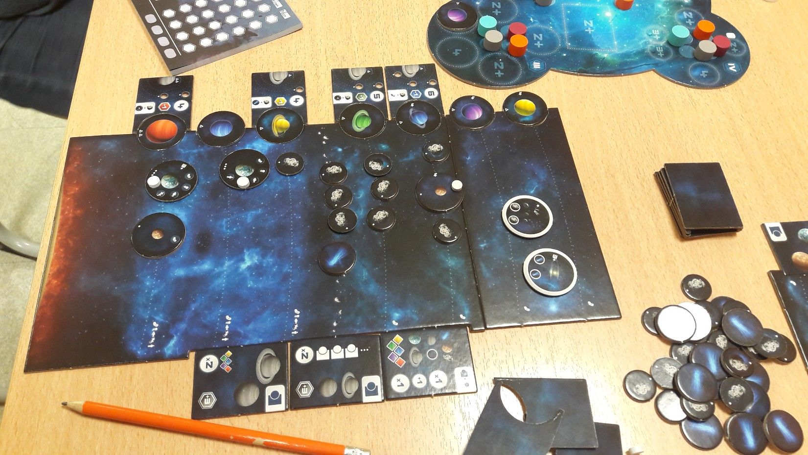 Un système... gazeux et astéroïdes ( nico )