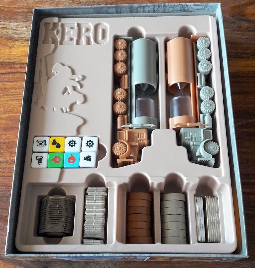 Un rangement très bien pensé même si on aurait pu remplacer certains par de simples sachets plus simples à sortir.