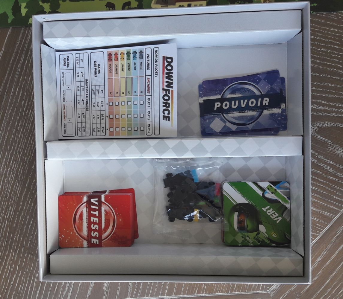 pas de sachets pour éviter que cartes se baladent... et il faudra trouver des petits crayons pour agrémenter le tout.