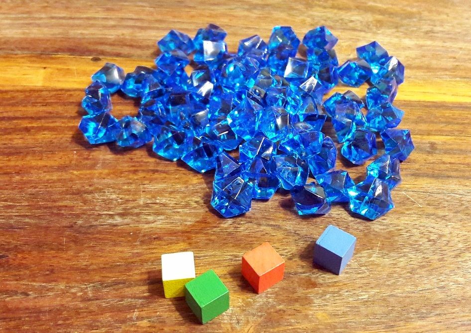 Les cristaux sont le nerf de la guerre ! Les cubes seront vos marqueurs de points sur votre plateaux individuels.