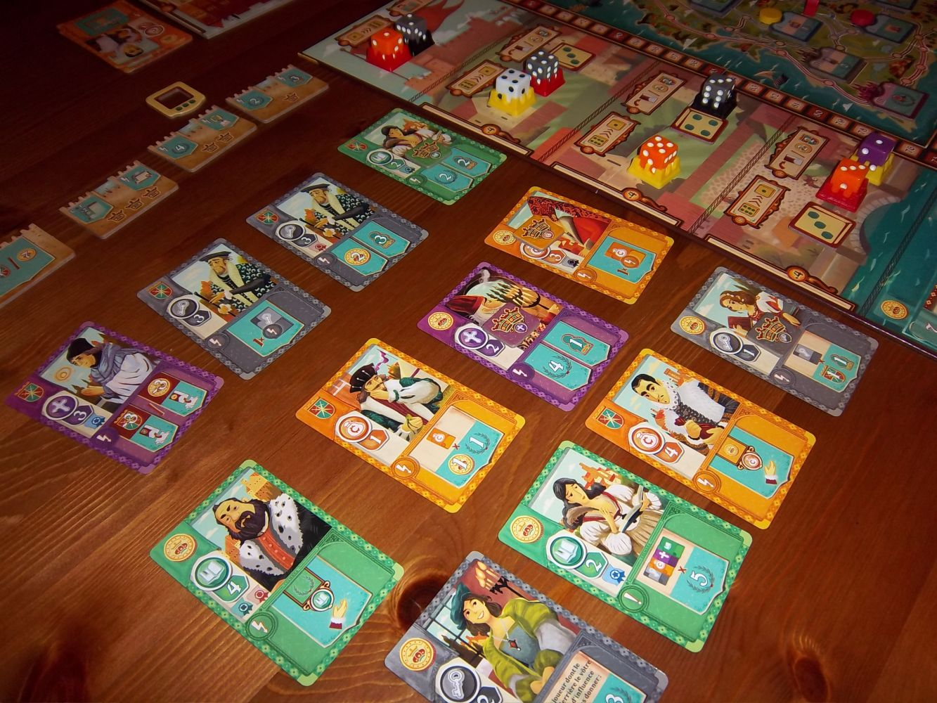 Un aperçu de quelques cartes en jeu durant une manche...