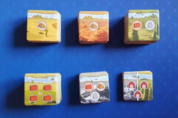 Les 65 tuiles terrain