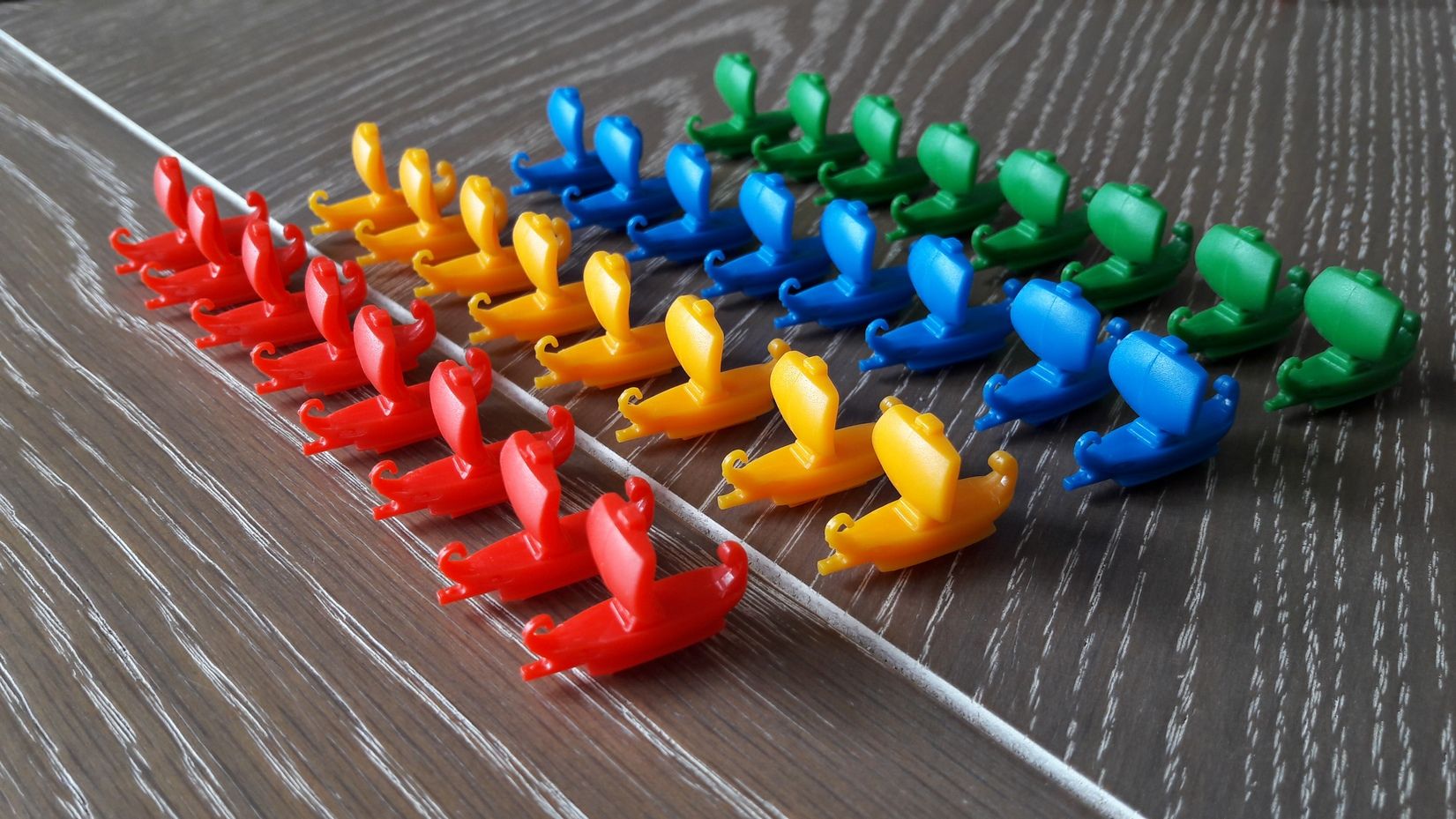 Les 32 bateaux ...  tout ce qu'il faut pour 8 joueurs alors pourquoi il y a marqué 7 sur la boite  ???