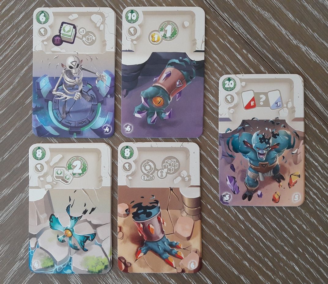 Les cartes exploit suggérées pour le module titan 2/2 :  les plus chères en cristaux