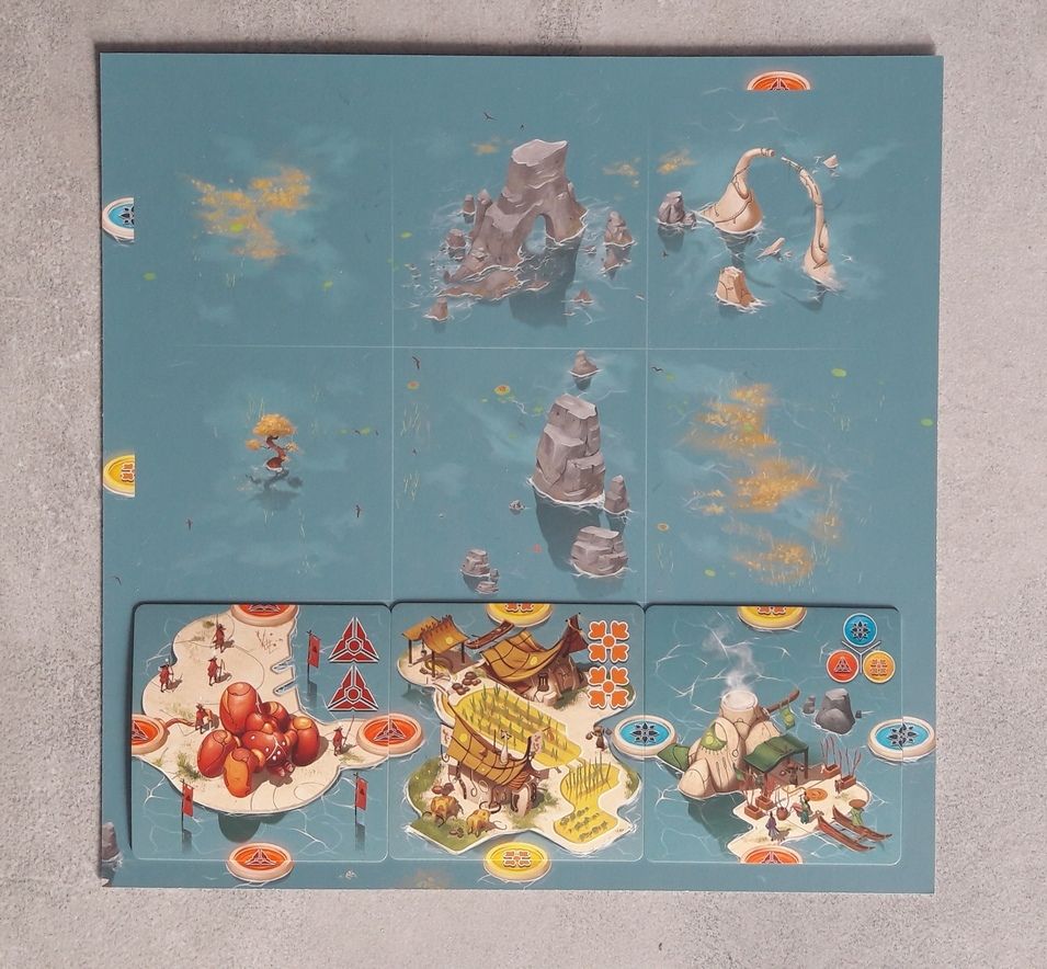 Un plateau de cité avec 3 bâtiments qui complètent des sources.