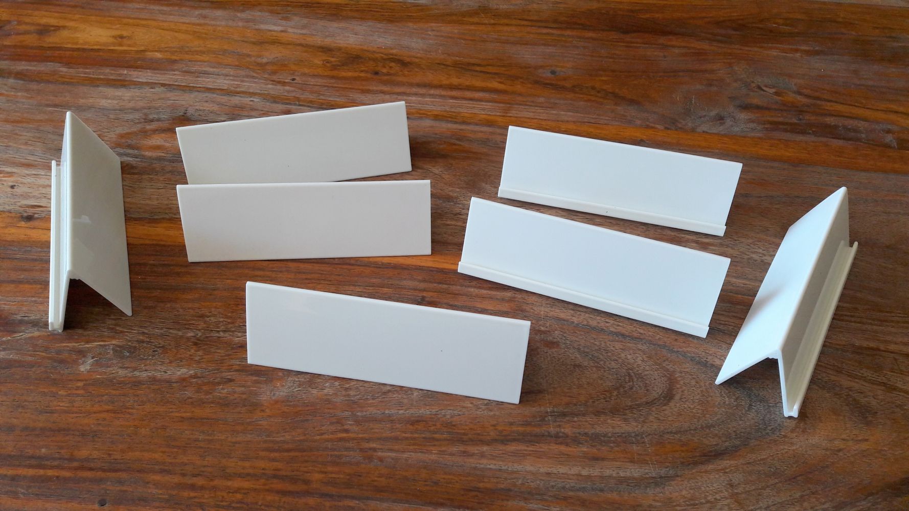 Double usage pratique et malin : à la fois porte carte et ardoise