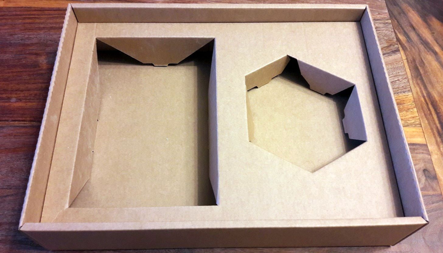 Enfin, le fond carton sur mesure de la boite