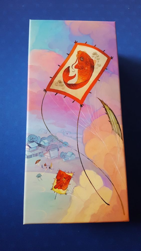 IELLO fait le pari de laisser juste la belle illustration de Jade Mosch sur le devant de la boite. Respect !