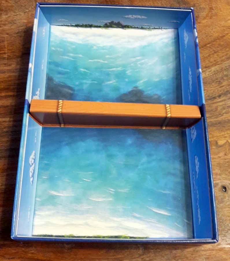 Plutôt un rangement en carton mais bien robuste et joli !