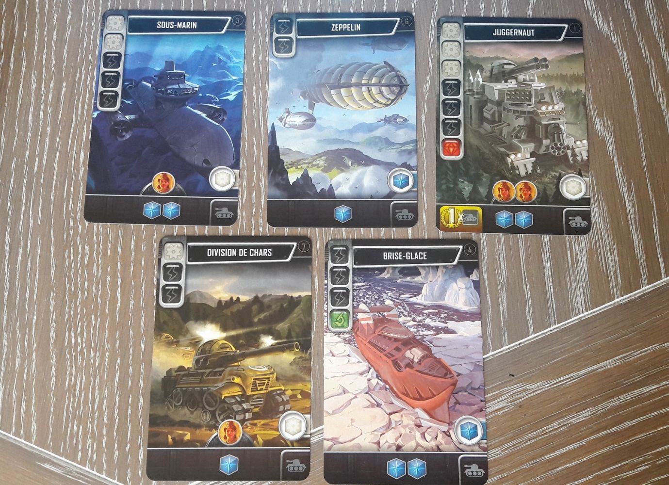 Les Noires : des moyens de transports, essentiels pour se lancer dans l’exploration du Monde et donc viser les cartes bleues.