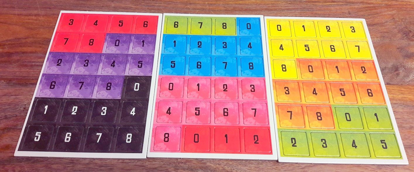 Pas mal de jetons pour que chaque joueur puisse voter et tenter de deviner le nombre de joueurs ayant mis une certaine émotion.