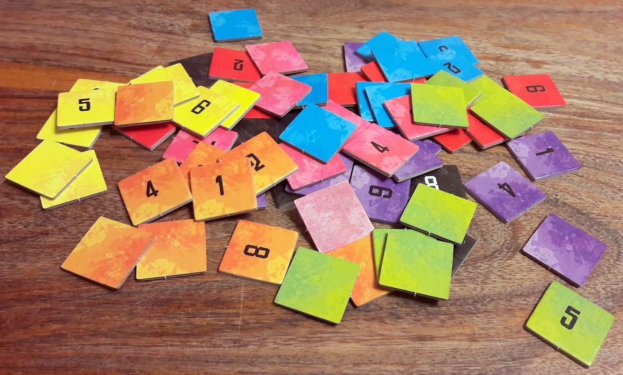 8 jetons par joueur donc dans 8 couleurs différentes.