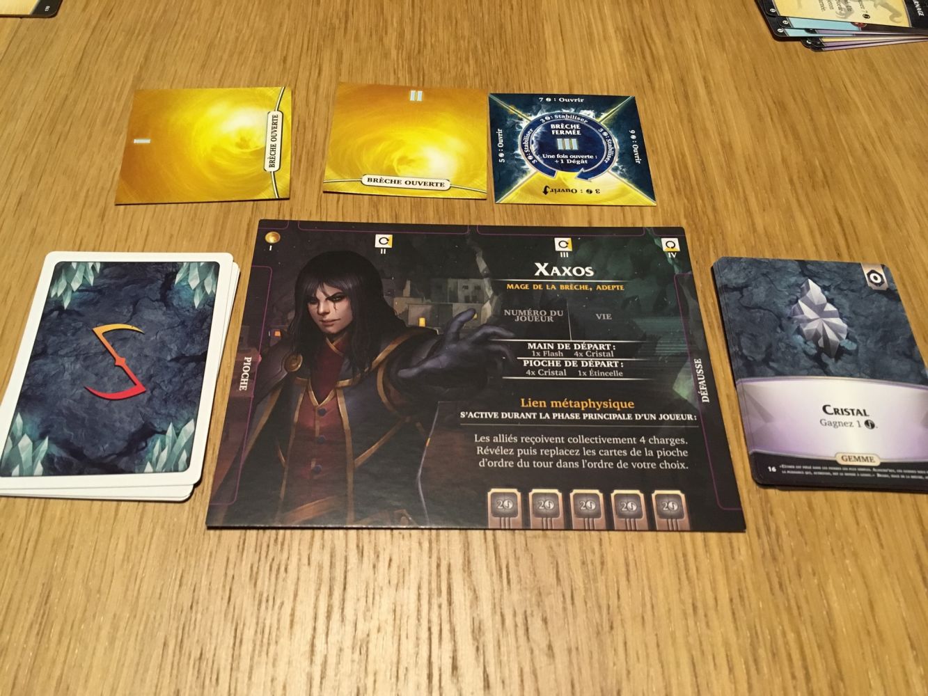 Un plateau mage avec ses brèches