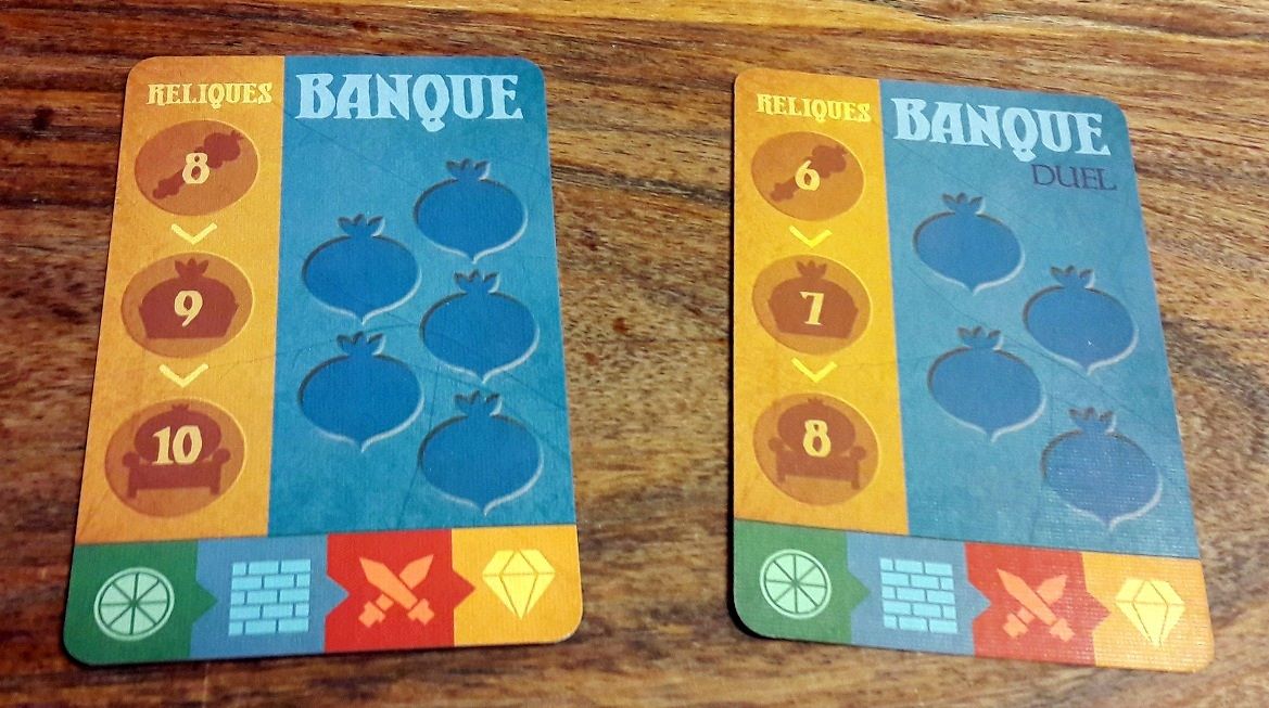 Recto pour jouer à 2 et Verso pour jouer à plus.