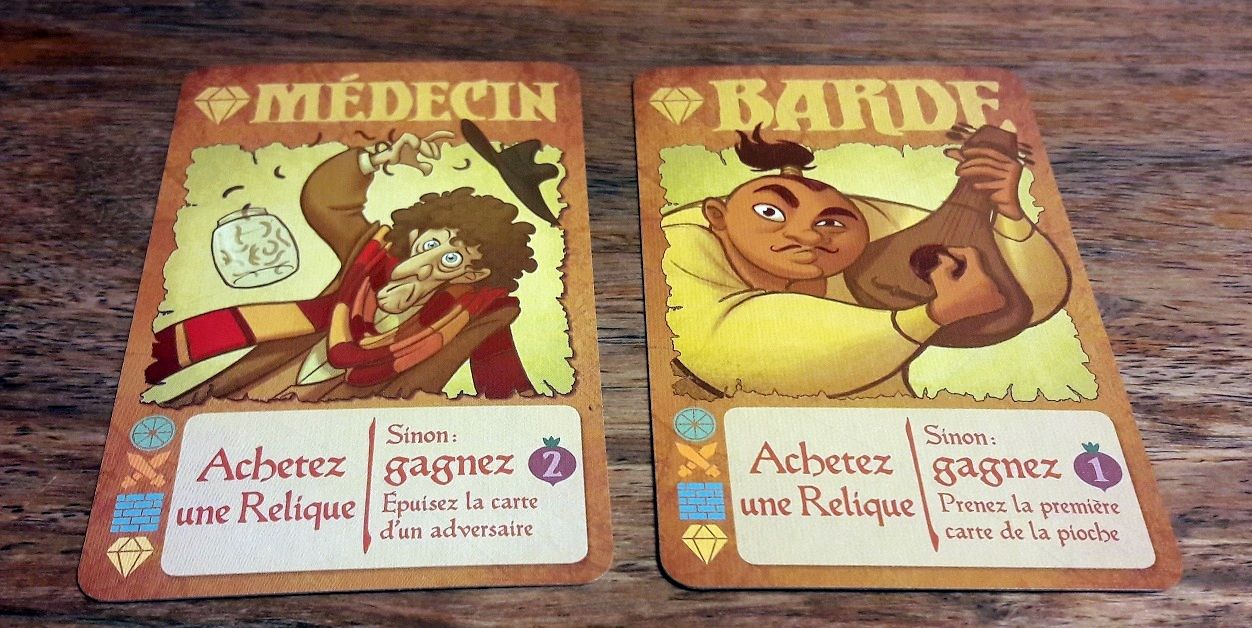 Seulement 2 cartes car leur but est principalement d'acheter des reliques (la condition de victoire étant d'en avoir 3) ou d'acheter des cartes dans la rivière !