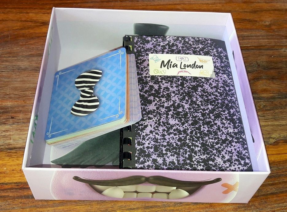 On pourra regretter l'absence de sachets pour ranger les cartes et une boite 2 fois trop grosse...