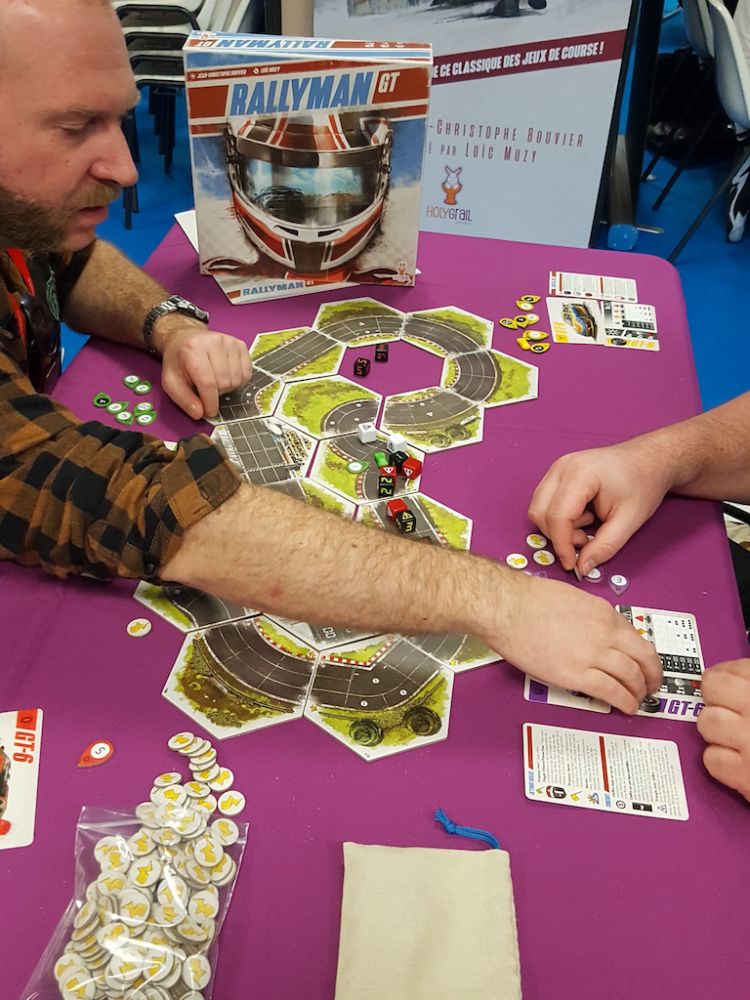 Sur le stand d'en face Rallyman : GT, le jeu de course de Jean-Christophe Bouvier chez Holy Grail Games.