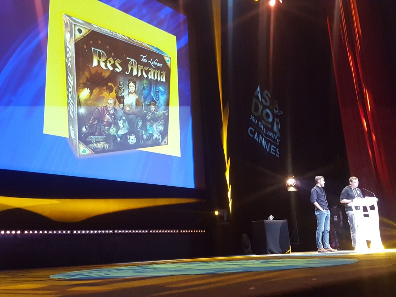 Res Arcana de Tom Lehmann illustré par Julien Delval chez Sand Castle Games.