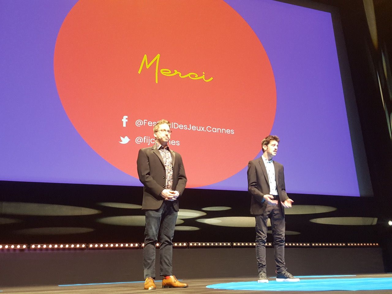 Félicitations à la Team d'Es-Tu Game ? pour avoir tenu ses promesses : une cérémonie en moins d'une heure chrono ! Beaucoup d'humour et d'émotions...