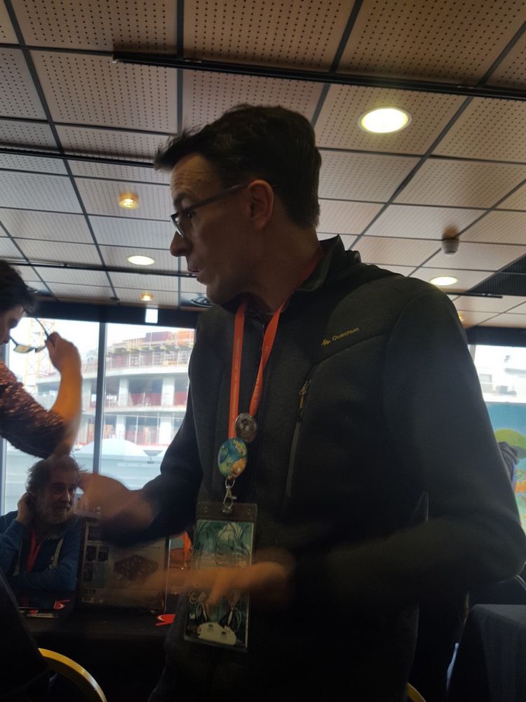 Il a beau dire... on voit qu'il est conquis donc tenté.