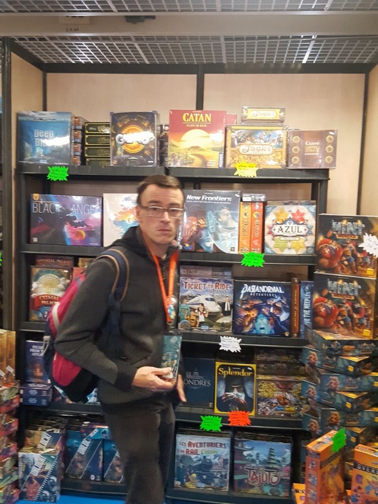 Nico est faible... oui il a craqué pour New Frontiers !!!