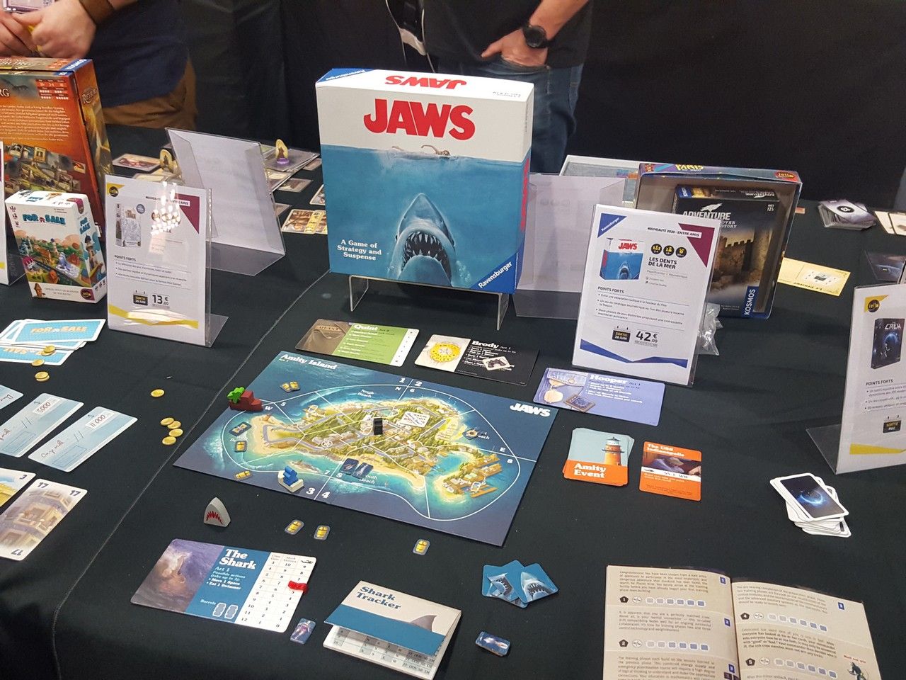 Jaws du collectif Prospero Hall (Villainous, Kero).