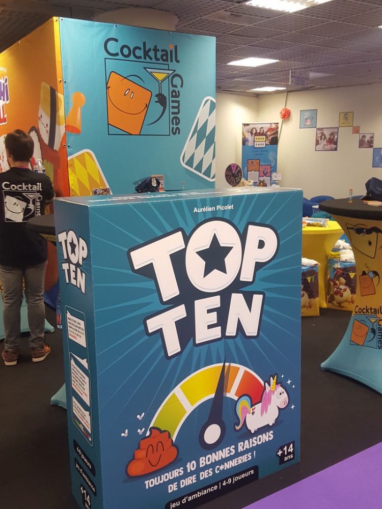 Le stand de Cocktail Games prêt à accueillir les nombreux joueurs qui vont sûrement défiler encore aujourd'hui pour jouer à Top Ten.