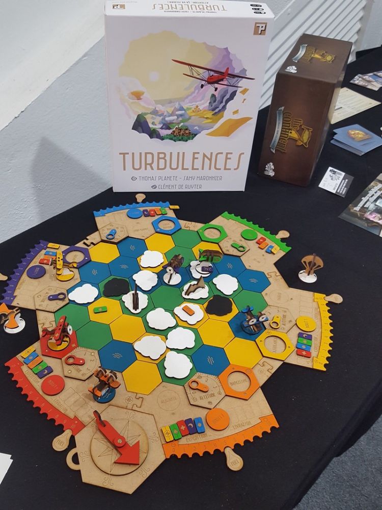 Turbulences le jeu de Thomas Planete et Samy Maronnier chez Thomas Planete.