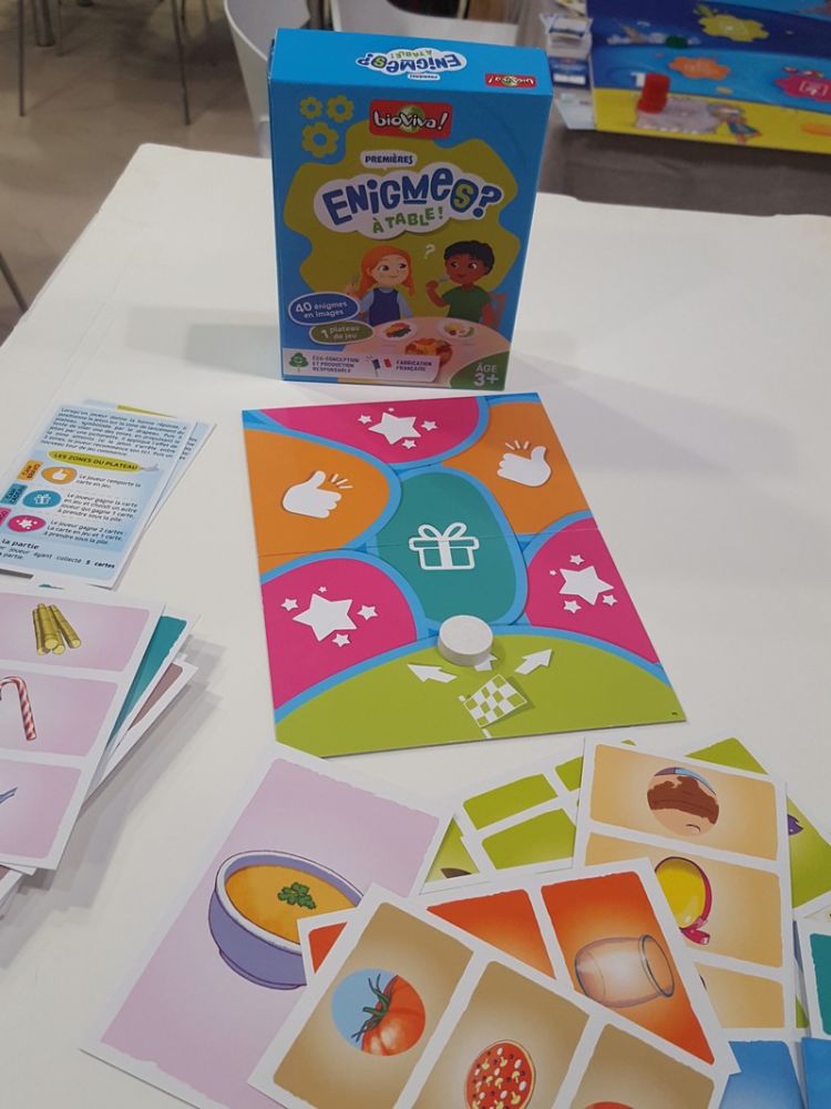 Premières énigmes "A table" à partir de 3 ans.