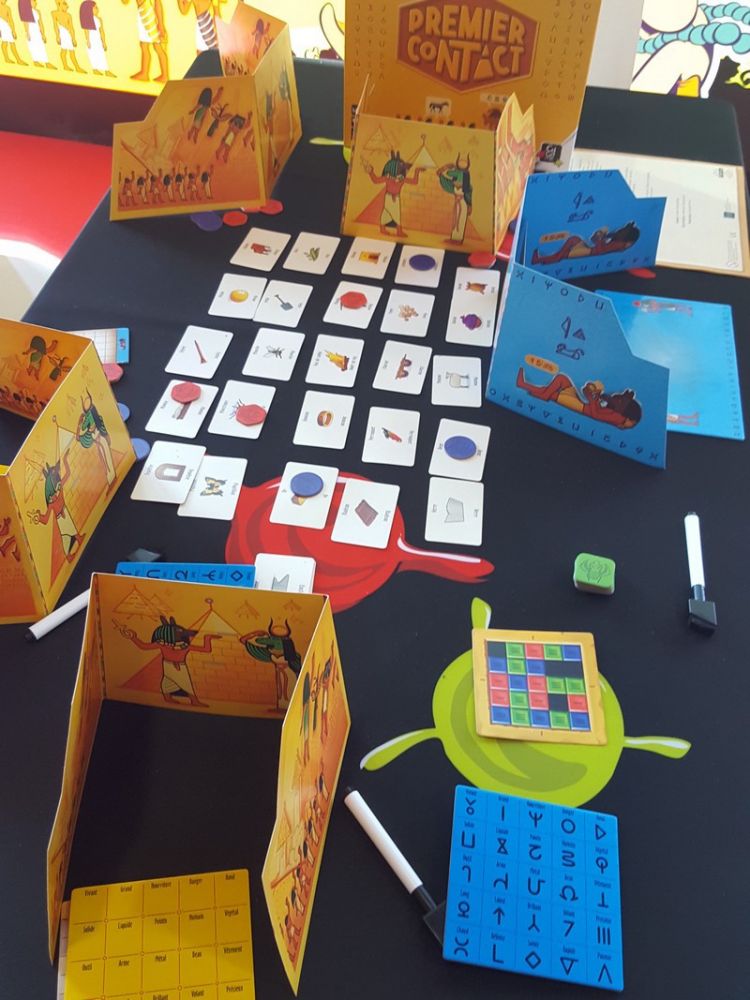 Premier Contact de Damir Khusnatdinov à partir de 10 ans (sortie en 2018 chez l'éditeur russe Cosmodrome Games).