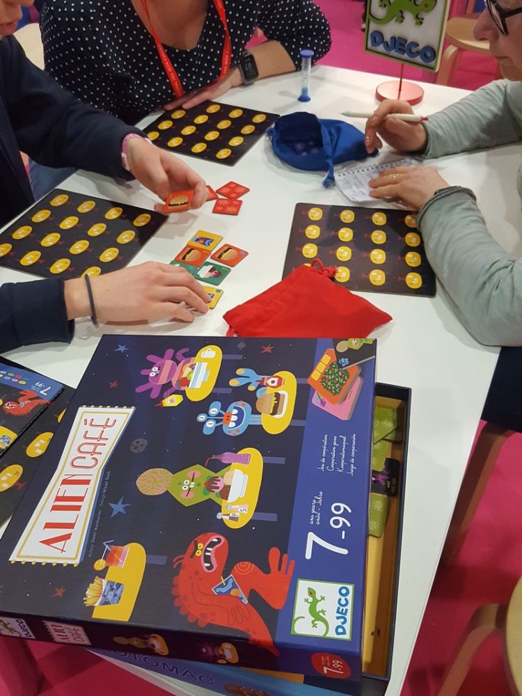 Alien café de Henri Kermarrec à partir de 7 ans.