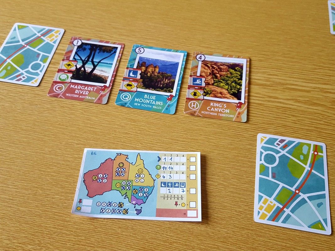 La feuille de score assez petite pour un Roll & Write (11X6,5 cm).