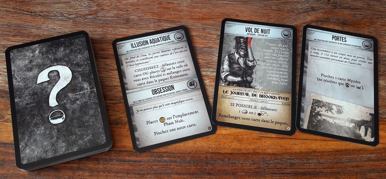 De nouvelles aventures vont pouvoir nous arriver et des cartes folies associées à chaque personnage (ici antiquaire) viendront s'ajouter quand celui-ci sombre dans la folie...