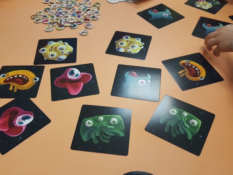 On découvre d'abord les drôles de cauchemars imaginés par Maud Chalmel avant de refaire 3 paquets de 10