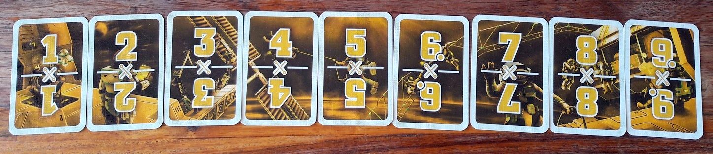 Oui j'aime bien le jaune :) Ces mini cartes serviront d'objectif durant les missions et forment aussi la même fresque !