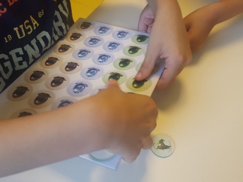 Comme pour les grands, il y a toujours du monde pour le dépunchage.